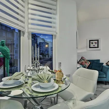 Luxury 2 X Double Bed Location